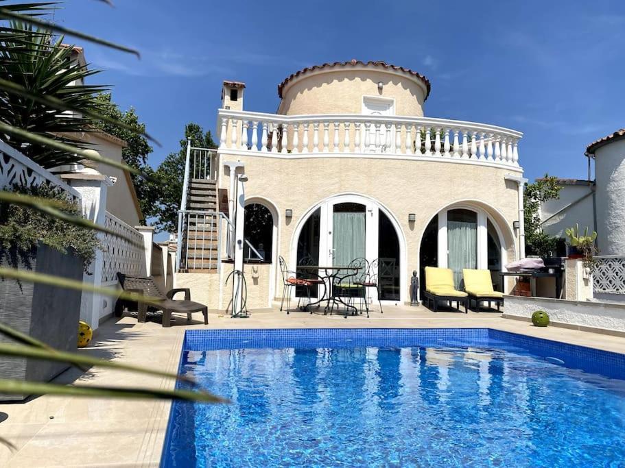 Jolie Maison Avec Sa Piscine Privee Wifi Empuriabrava Ngoại thất bức ảnh